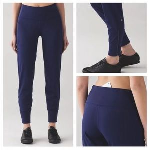 Lululemon Fresh Tracks Pants Joggers Athleisure